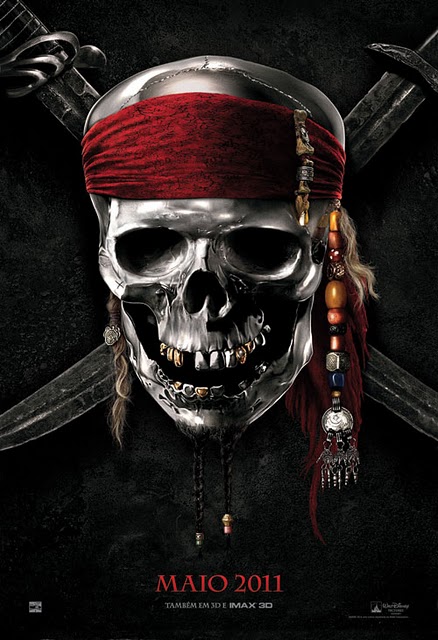 Sinopse-Na quarta aventura de Jack Sparrow, ele se depara com uma mulher que teve uma história em seu passado, mas Jack fica confuso se ama a tal mulher ou se é somente nostalgia da época passada. Penélope Cruz faz o papel da mulher misteriosa. Jack fica também com uma duvida se ela esta mesmo gostado dele ou se é uma golpista que estaria usado disso para encontrara fonte da juventude.